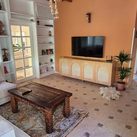 1 - Sea, Nature, Pool & Privacy Semesterbostad Golem (Tirana)